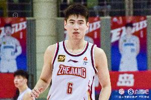 外线弹无虚发！程帅澎半场5中4&amp;三分3中3砍下13分2助攻