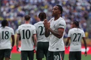 双响助蓝军晋级占先机！记者调侃：若昂-佩德罗刚刚为自己付款